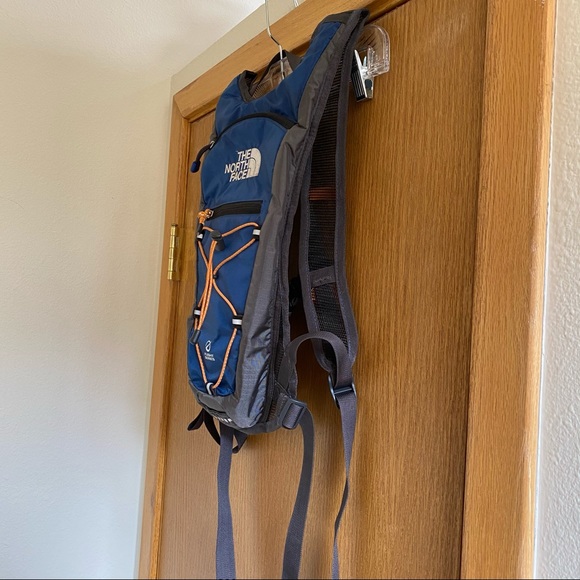 THE NORTH FACE • “Thresher” Hydration Pack - Picture 7 of 16